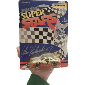 Matchbox Racing Super Stars Alan Kulwicki 07 Hooters 1/64 NIB Nascar Thunderbird